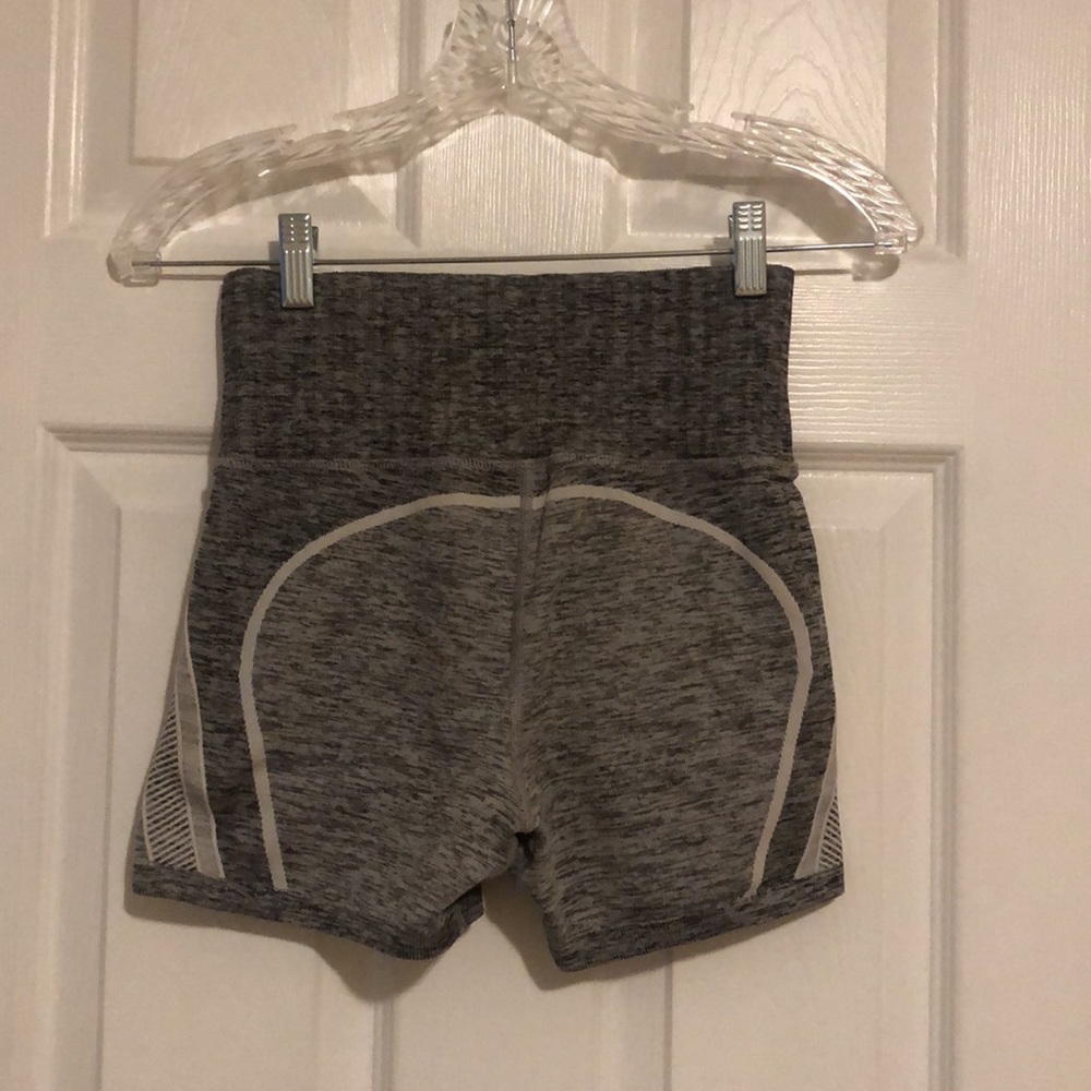 Athleta Agile Booty Short - Picture 5 of 5
